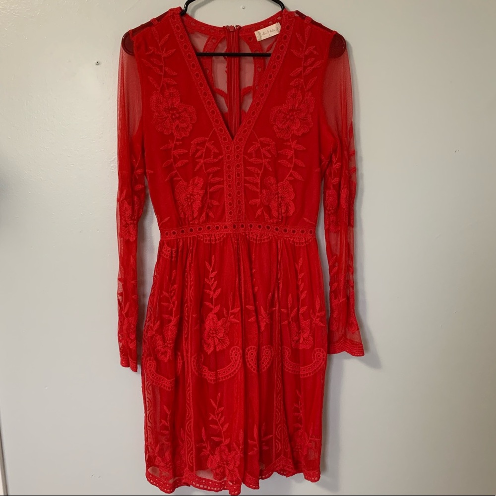 Beautiful multi-season dress.